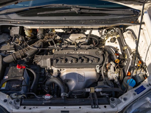 Honda engine bay, VTEC.