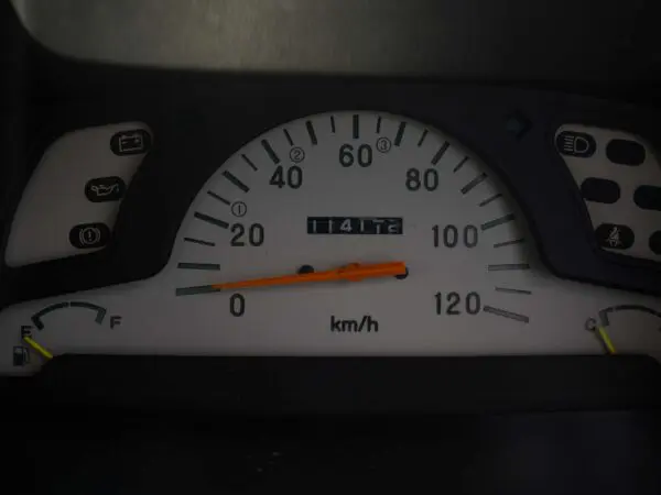 1998 Mitsubishi Minicab - Image 12