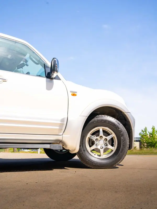 2000 Mitsubishi Pajero Exceed 4x4 - Image 18