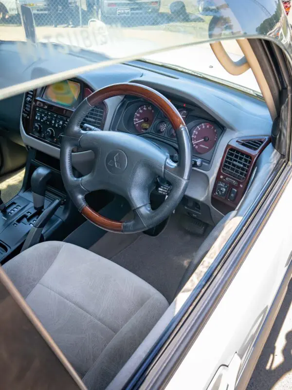 2000 Mitsubishi Pajero Exceed 4x4 - Image 21