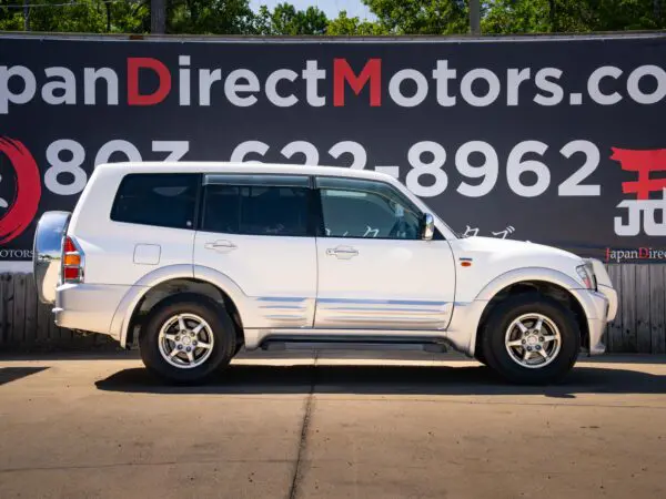 2000 Mitsubishi Pajero Exceed 4x4 - Image 4