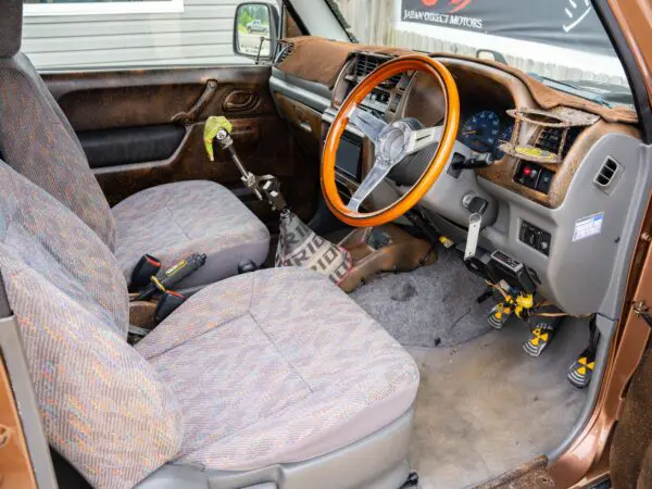 2000 Mazda AZ Offroad - Image 9